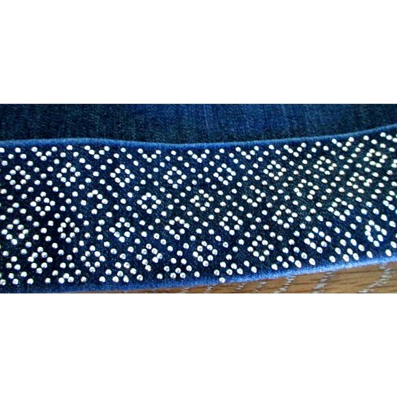 Christopher & Banks Women's Mid Rise Beaded Cuff Blue Jean Capri Pants Size 12 - Picture 7 of 10